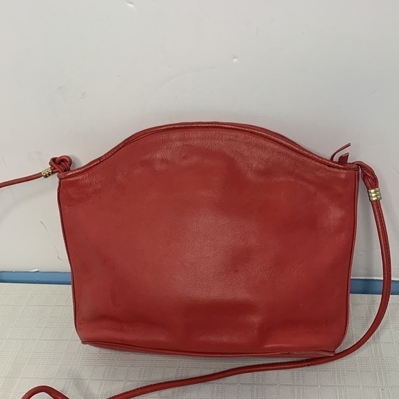 Saks Fifth Avenue coral red leather bag - Picture 3 of 8